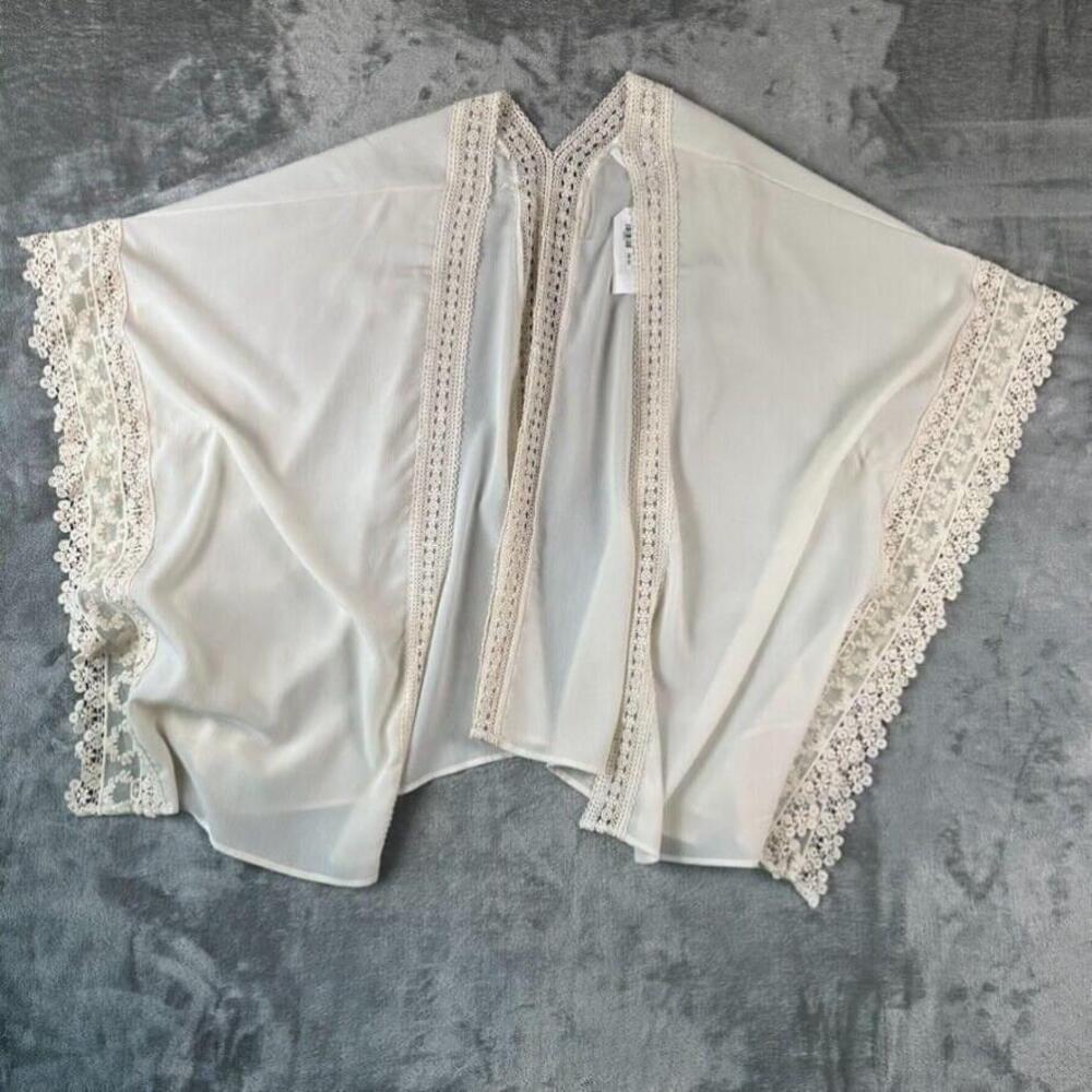 NWT Sadie & Sage Women's Medium Kimono Sheer Lace Trimmed Boho Beach Cover Up
